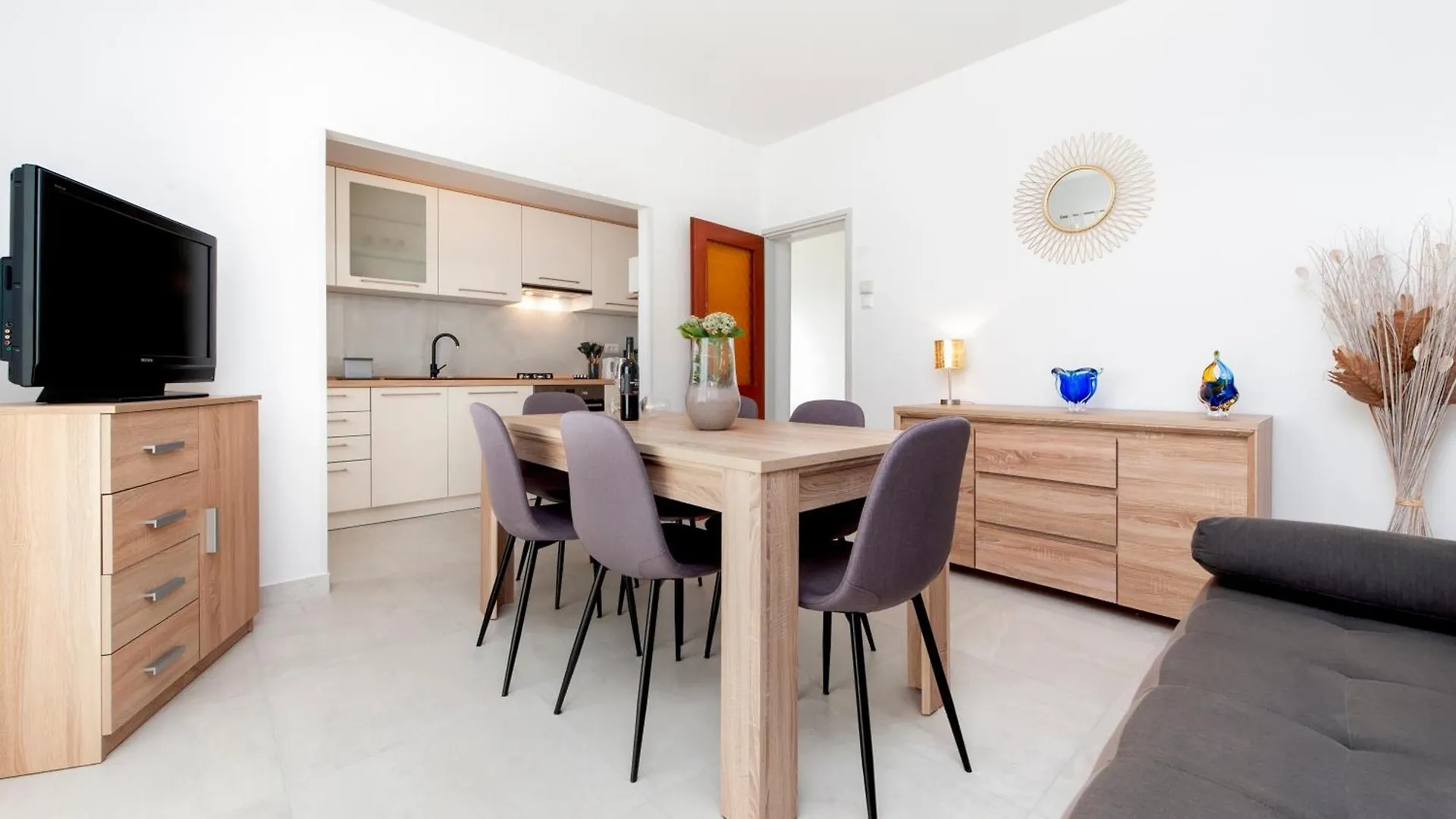 Apartment Ivo روفينج 0*,